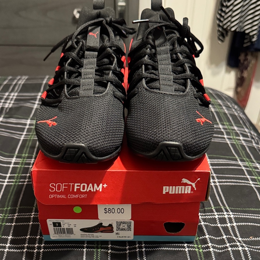 Puma Men's Black and Red Athletic Sneakers